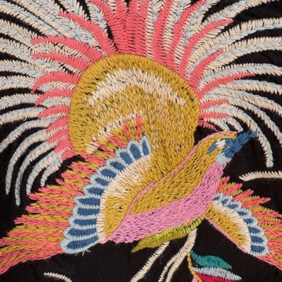 Johnny Was Cotton Knit Embroidered Top XL  Flowers & Bird - Picture 8 of 9